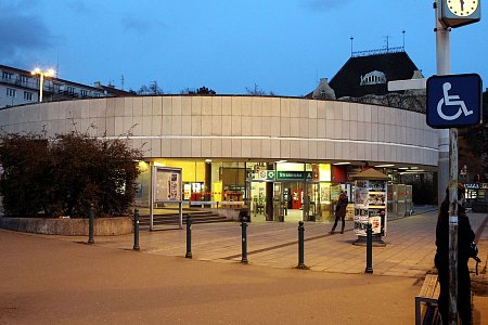 Stanice metra Strašnická (trasa A)